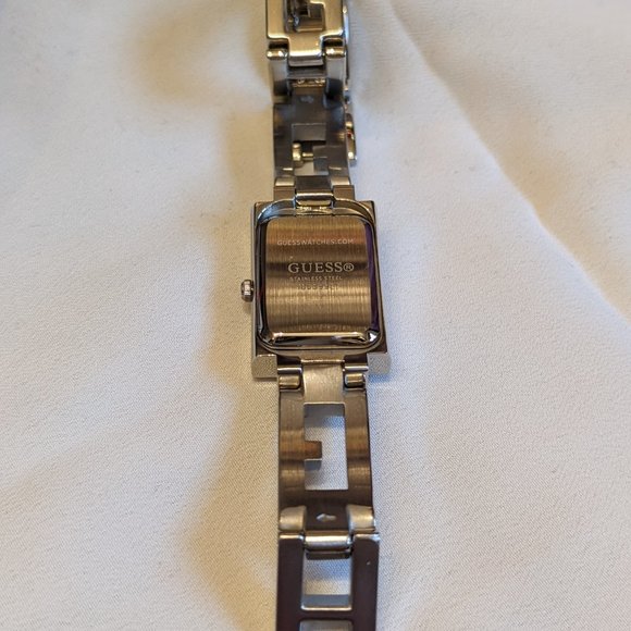 NWT - GUESS Bracelet Watch - Picture 5 of 6